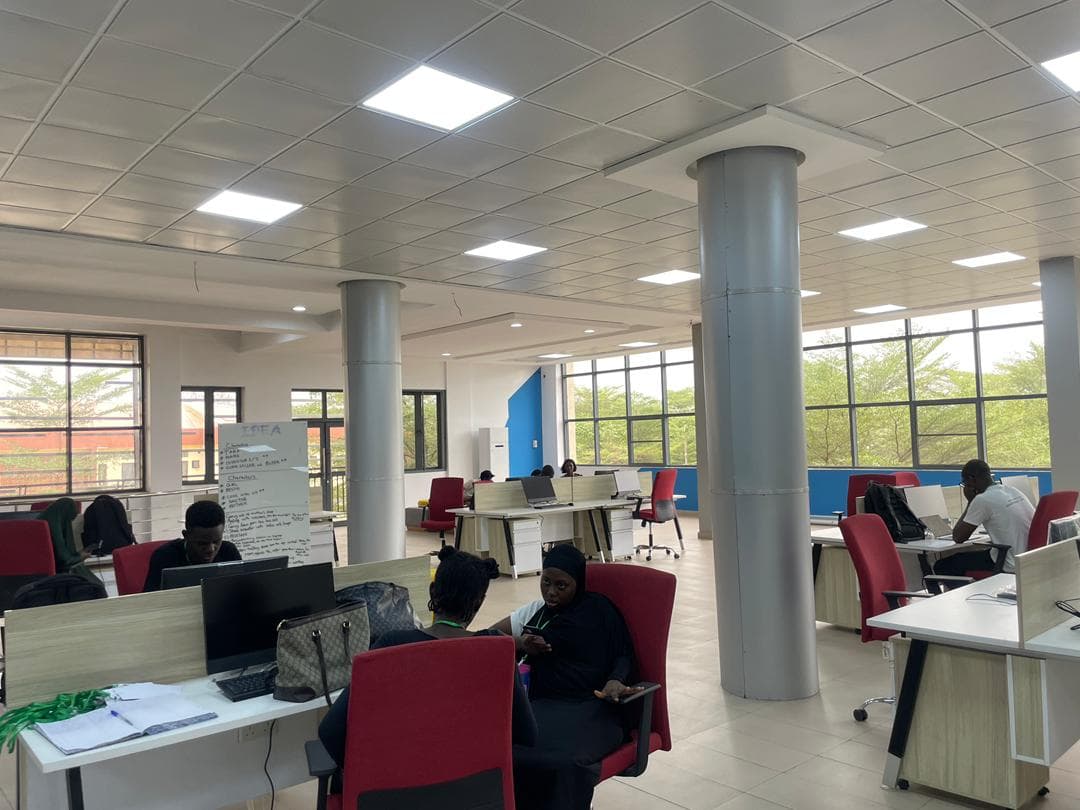 Student founders in discussion